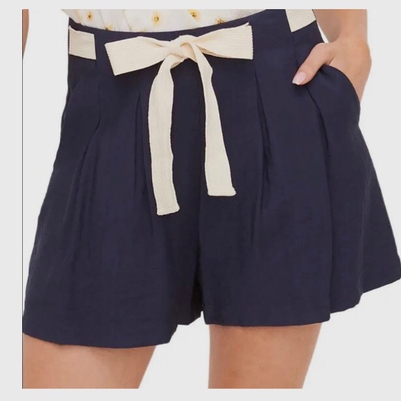 ALL IN FAVOR LOOSE FIT SHORTS - Picture 5 of 15